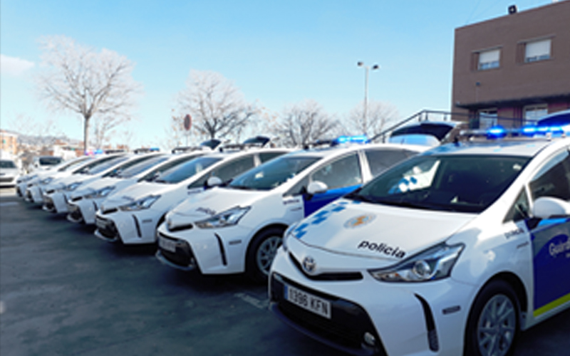 Entregados nueve vehículos hibridos para la Guardia Urbana de Badalona