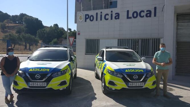 La policía local de Jimena recibe dos nuevos coches patrulla 